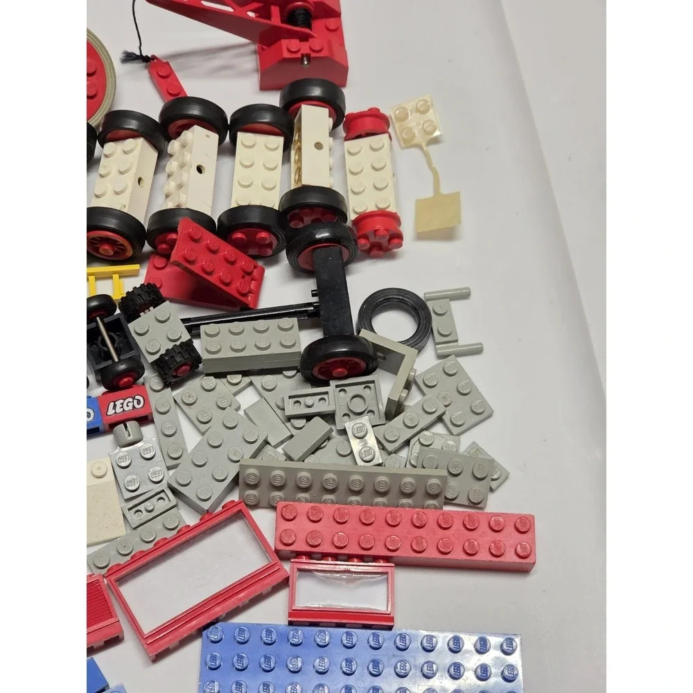 VINTAGE LEGO CLASSIC Space Legoland Town Lot Set Parts Wheels Windows Bricks